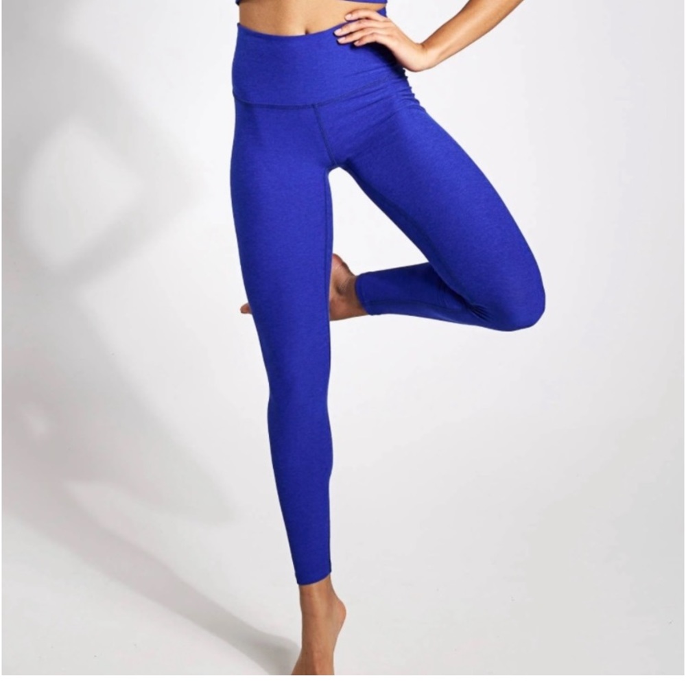 Beyond yoga caught in the midi high-rise Legging new without tag size medium